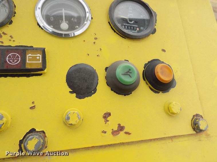 image for item FH9061 1988 Bomag BW12R pneumatic roller