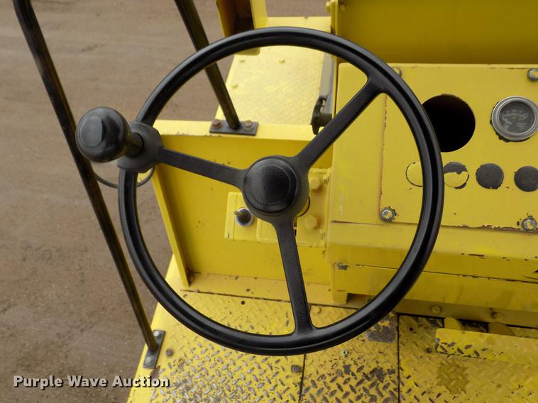 image for item FH9061 1988 Bomag BW12R pneumatic roller