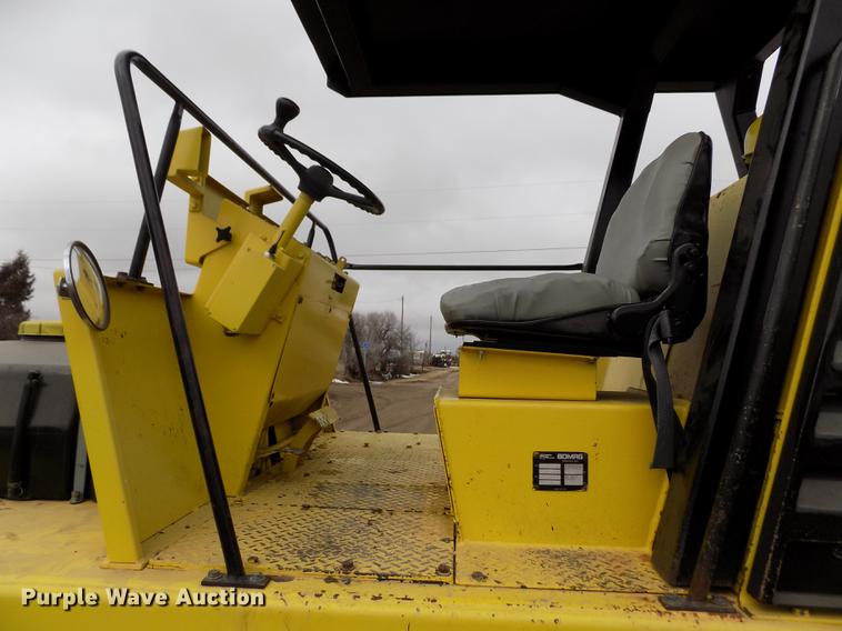 image for item FH9061 1988 Bomag BW12R pneumatic roller