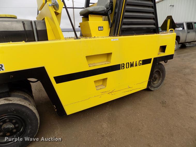 image for item FH9061 1988 Bomag BW12R pneumatic roller
