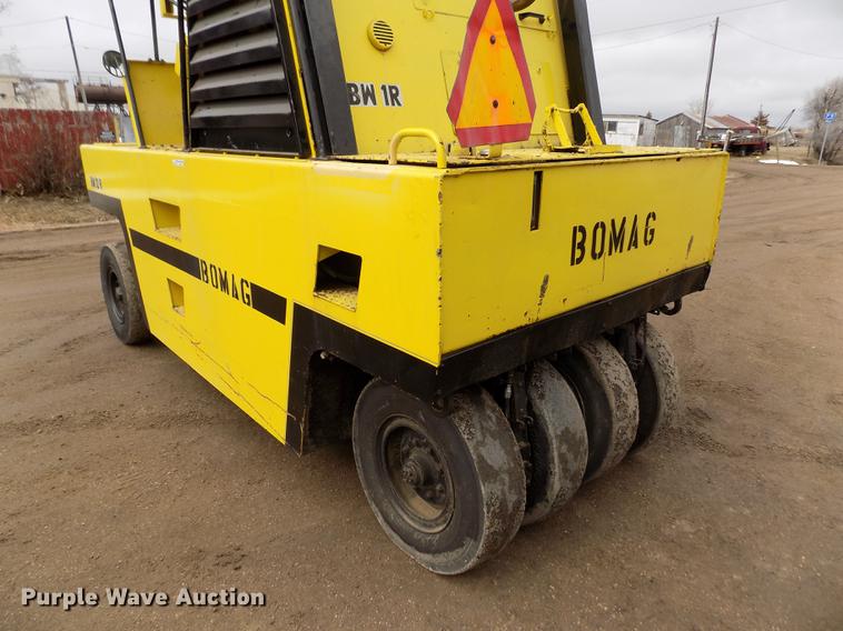 image for item FH9061 1988 Bomag BW12R pneumatic roller