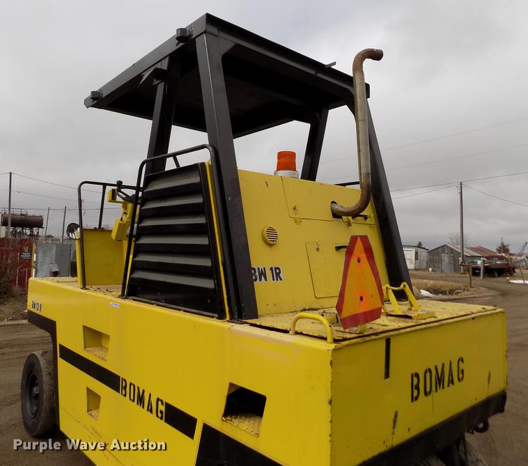 image for item FH9061 1988 Bomag BW12R pneumatic roller