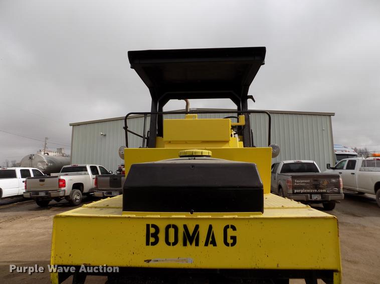 image for item FH9061 1988 Bomag BW12R pneumatic roller