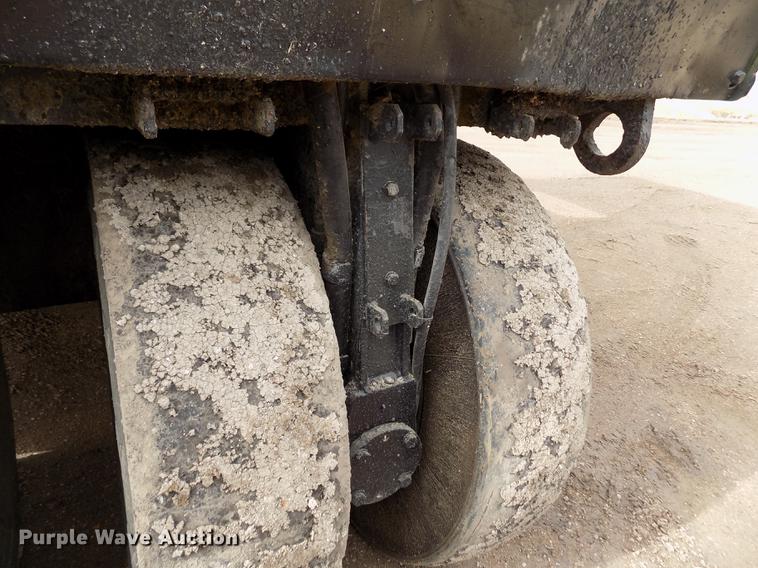 image for item FH9061 1988 Bomag BW12R pneumatic roller