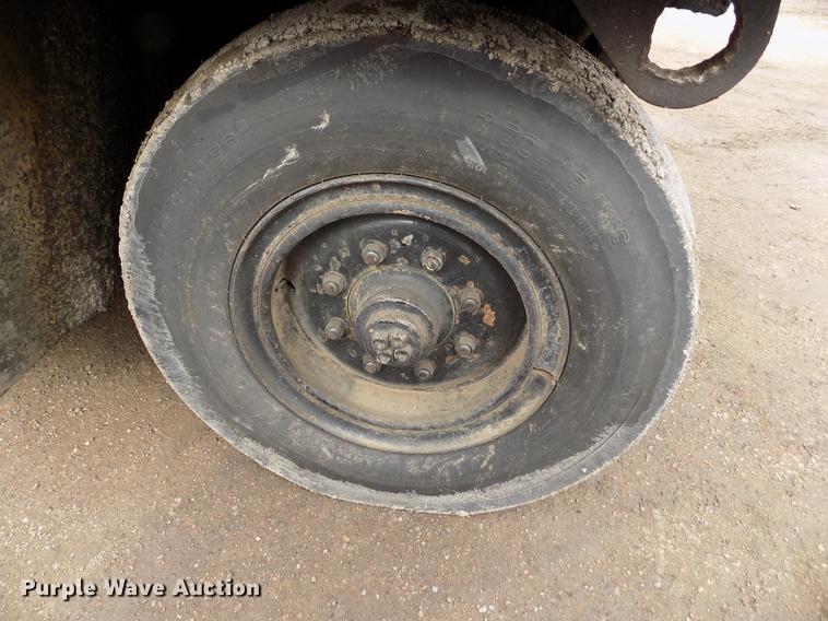 image for item FH9061 1988 Bomag BW12R pneumatic roller