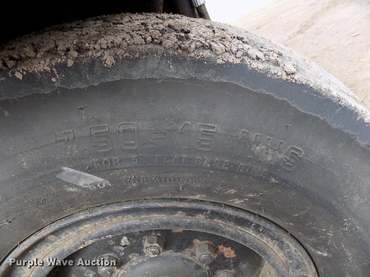 image for item FH9061 1988 Bomag BW12R pneumatic roller