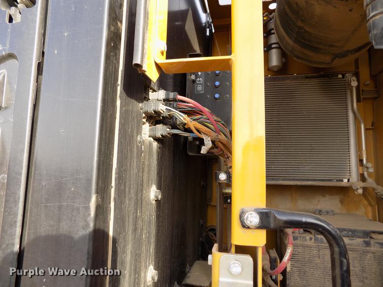 image for item FH9099 2012 Caterpillar 324E L excavator