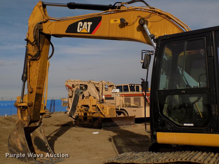 image for item FH9099 2012 Caterpillar 324E L excavator