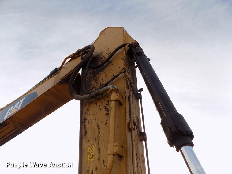 image for item FH9099 2012 Caterpillar 324E L excavator