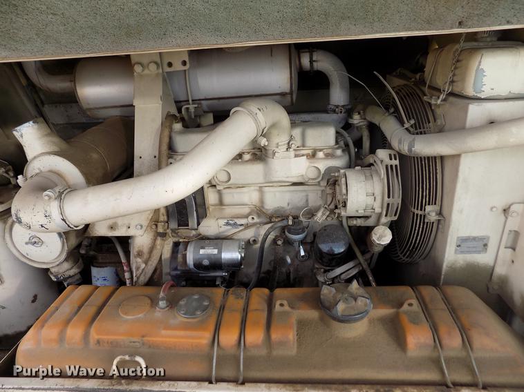 image for item FH9102 1993 Ingersoll Rand P185 compressor