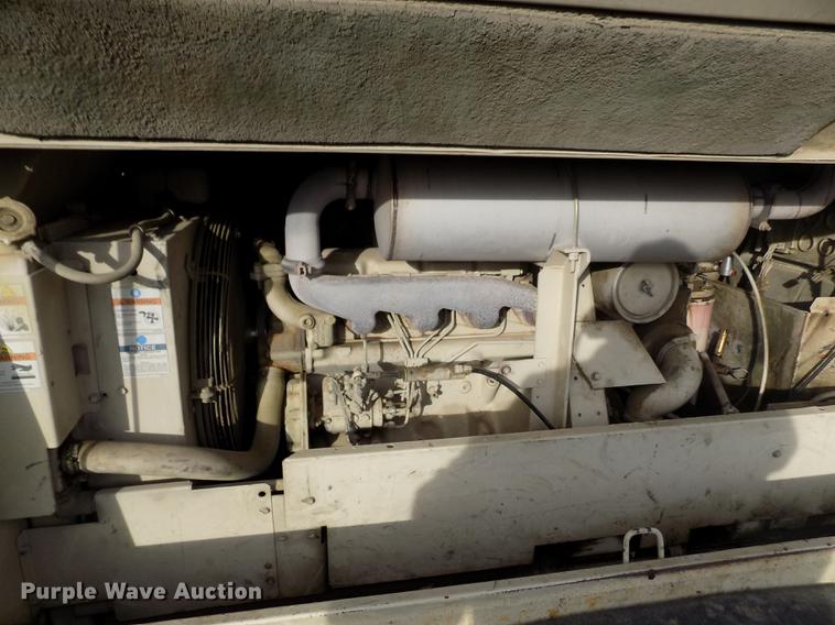 image for item FH9102 1993 Ingersoll Rand P185 compressor