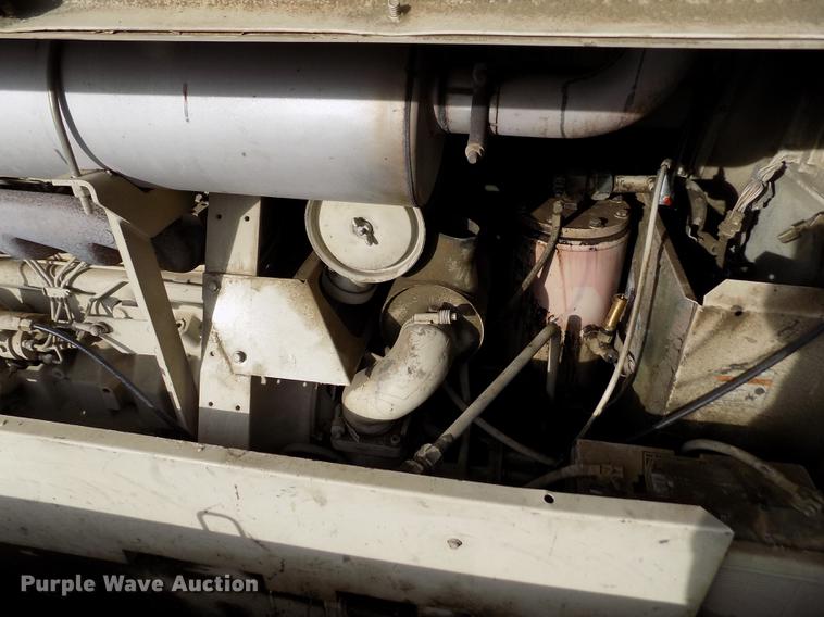 image for item FH9102 1993 Ingersoll Rand P185 compressor