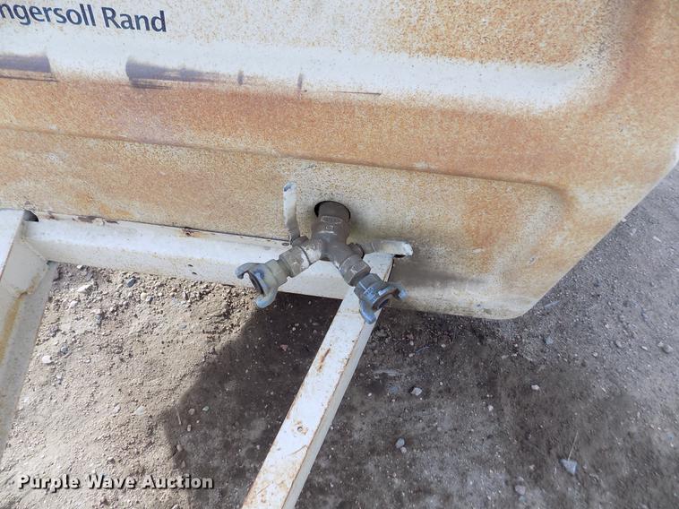 image for item FH9102 1993 Ingersoll Rand P185 compressor