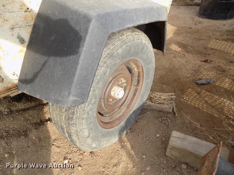 image for item FH9102 1993 Ingersoll Rand P185 compressor