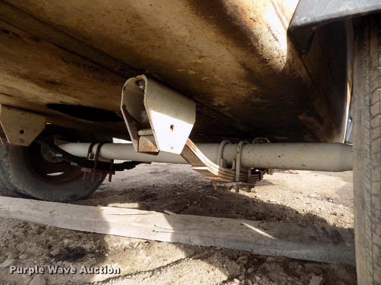 image for item FH9102 1993 Ingersoll Rand P185 compressor