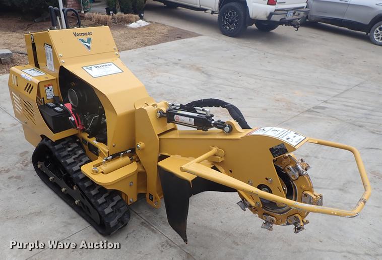 image for item FL9581 2017 Vermeer SC30TX stump grinder
