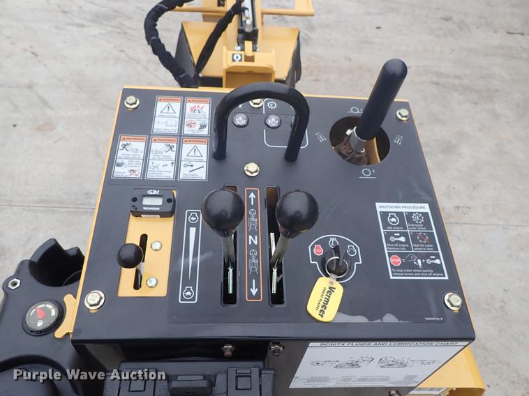 image for item FL9581 2017 Vermeer SC30TX stump grinder