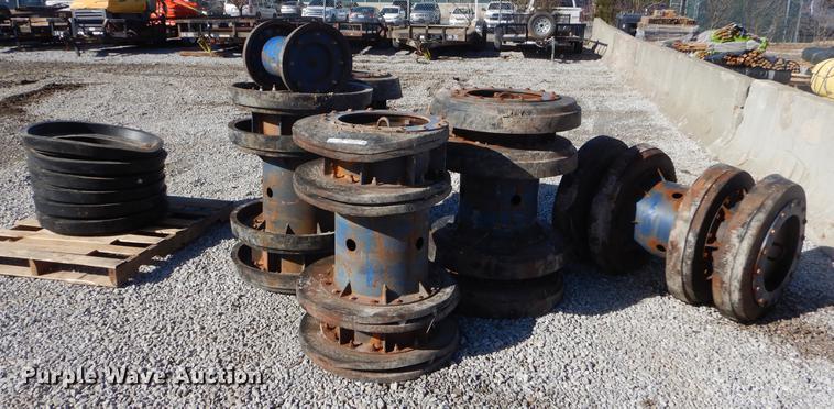 image for item FQ9584 (6) caliper pigs