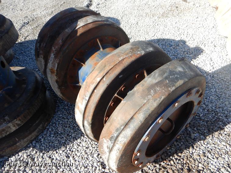 image for item FQ9584 (6) caliper pigs