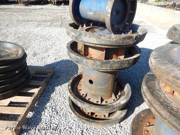 image for item FQ9584 (6) caliper pigs