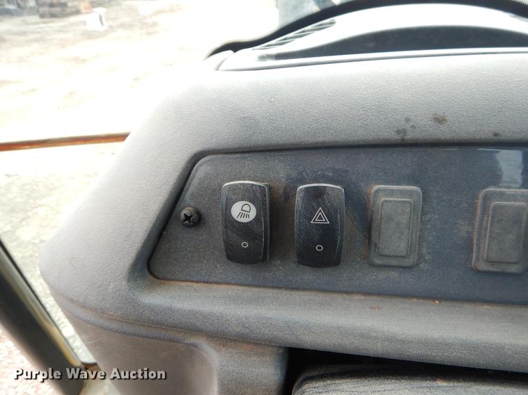 image for item FQ9585 2012 John Deere 310J backhoe