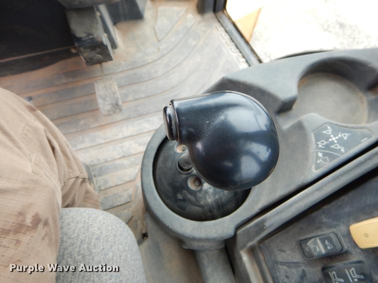 image for item FQ9585 2012 John Deere 310J backhoe