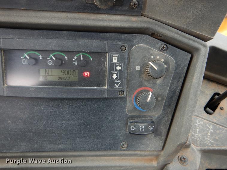 image for item FQ9585 2012 John Deere 310J backhoe