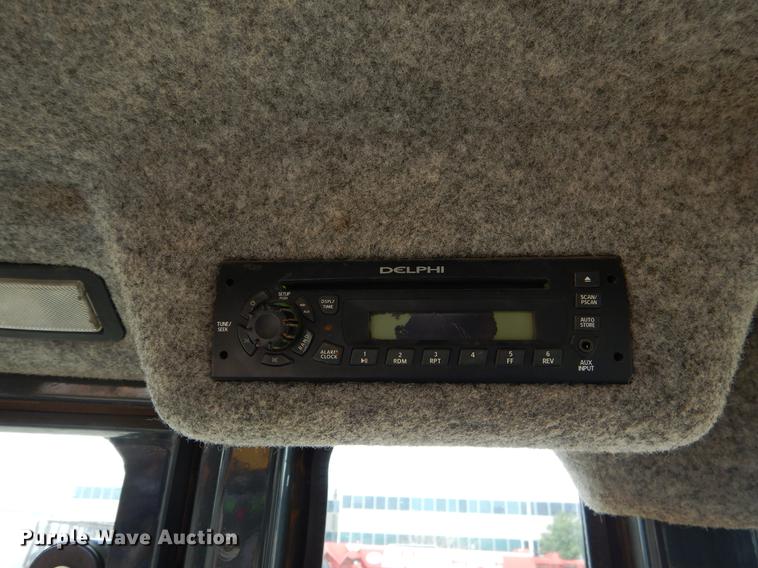 image for item FQ9585 2012 John Deere 310J backhoe