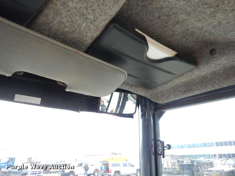 image for item FQ9585 2012 John Deere 310J backhoe