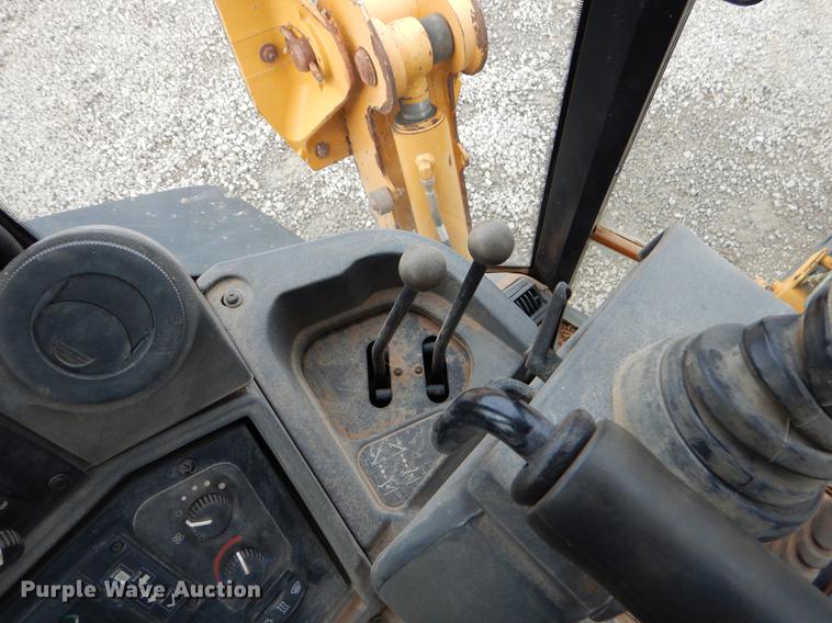 image for item FQ9585 2012 John Deere 310J backhoe