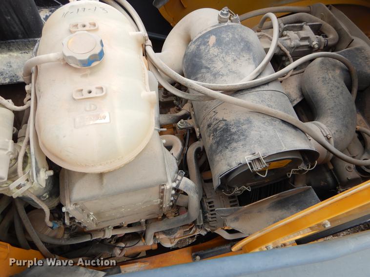 image for item FQ9585 2012 John Deere 310J backhoe