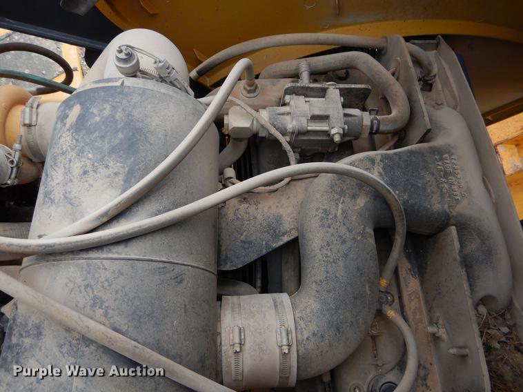 image for item FQ9585 2012 John Deere 310J backhoe