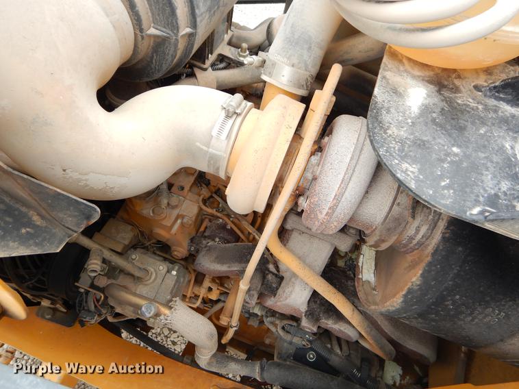 image for item FQ9585 2012 John Deere 310J backhoe