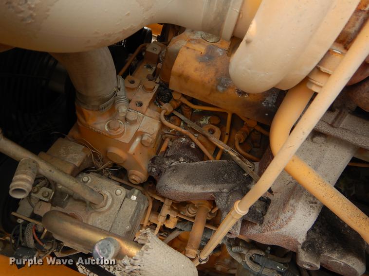 image for item FQ9585 2012 John Deere 310J backhoe