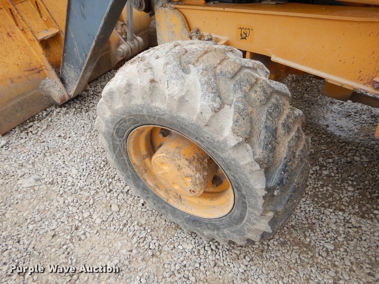 image for item FQ9585 2012 John Deere 310J backhoe