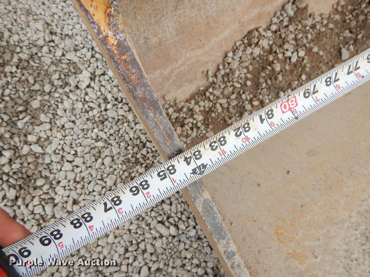 image for item FQ9585 2012 John Deere 310J backhoe