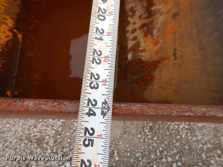 image for item FQ9585 2012 John Deere 310J backhoe