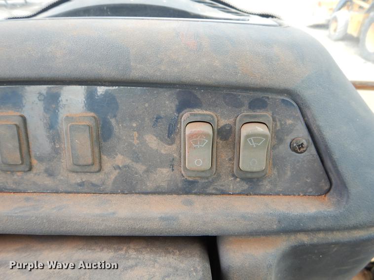 image for item FQ9586 2006 John Deere 310SG backhoe