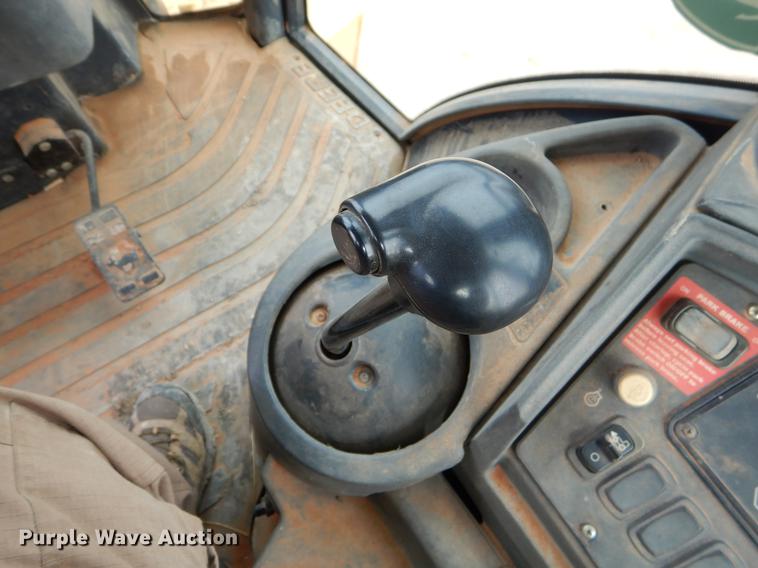 image for item FQ9586 2006 John Deere 310SG backhoe