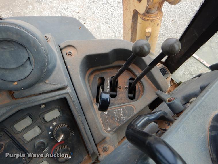 image for item FQ9586 2006 John Deere 310SG backhoe