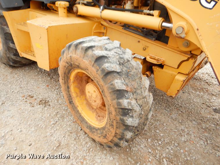 image for item FQ9586 2006 John Deere 310SG backhoe