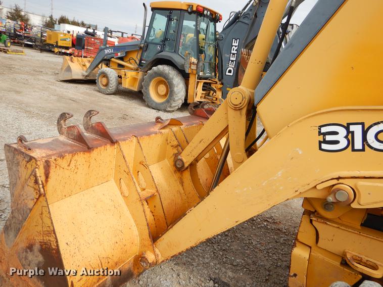 image for item FQ9586 2006 John Deere 310SG backhoe