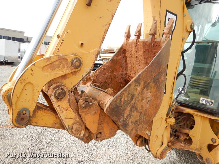 image for item FQ9586 2006 John Deere 310SG backhoe