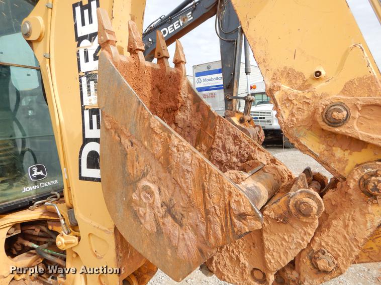 image for item FQ9586 2006 John Deere 310SG backhoe