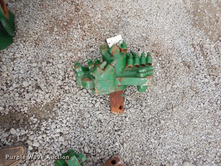 image for item FQ9592 Approximately 18 augers