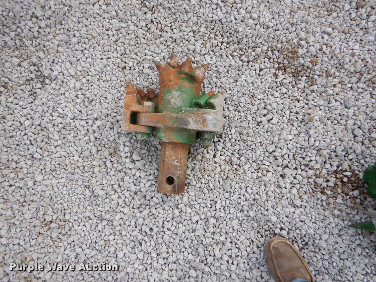 image for item FQ9593 Approximately 20 augers