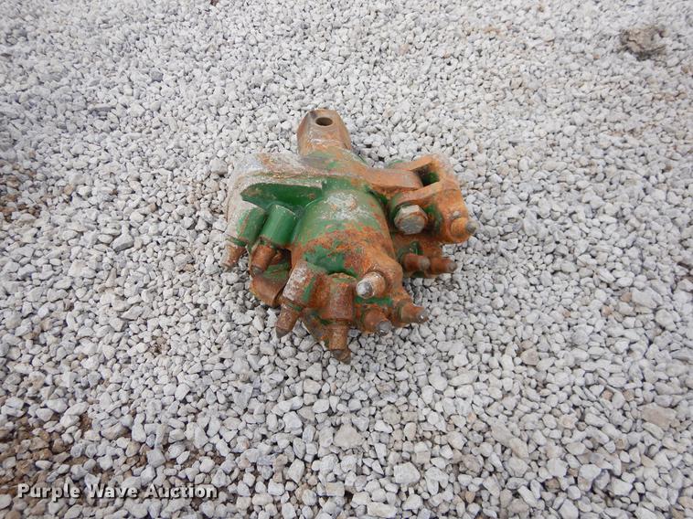 image for item FQ9593 Approximately 20 augers