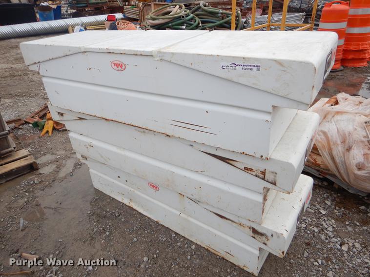 image for item FQ9598 (4) toolboxes