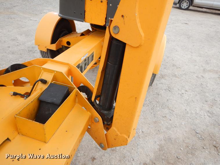 image for item FQ9599 2011 Biljax 3632 boom lift