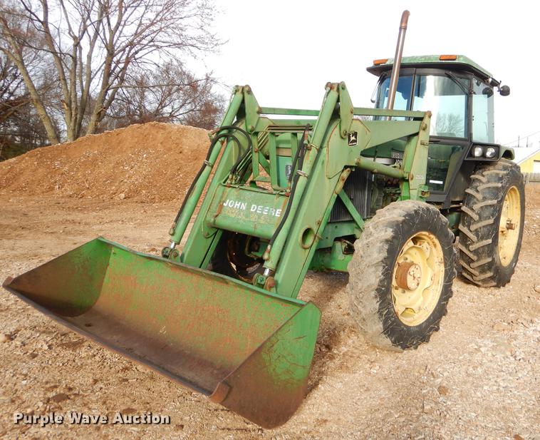 image for item FQ9603 John Deere 2955 tractor